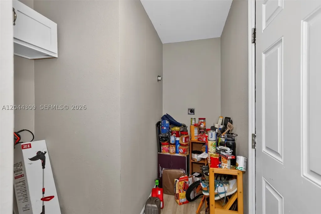 912 SW 3rd Street Other City - In The State Of Florida FL 32333