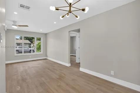 5711 NW 48th Terrace Tamarac FL 33319