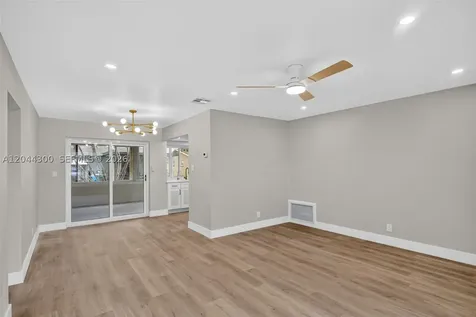 5711 NW 48th Terrace Tamarac FL 33319