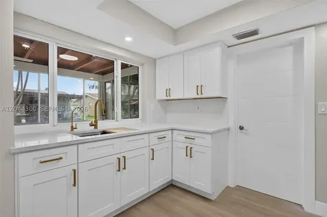 5711 NW 48th Terrace Tamarac FL 33319