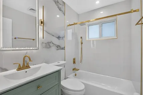 5711 NW 48th Terrace Tamarac FL 33319
