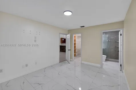 2141 W 53rd Street Hialeah FL 33016