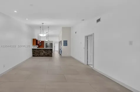 2141 W 53rd Street Hialeah FL 33016