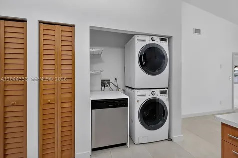2141 W 53rd Street Hialeah FL 33016