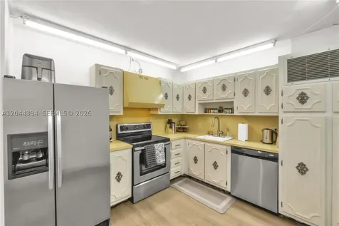 2851 NE 183rd Street Aventura FL 33160