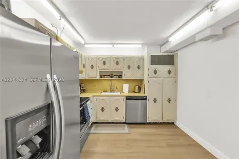 2851 NE 183rd Street Aventura FL 33160