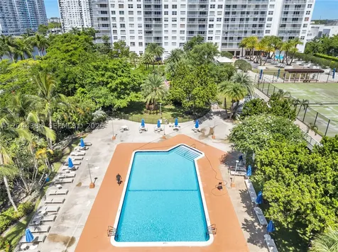 2851 NE 183rd Street Aventura FL 33160