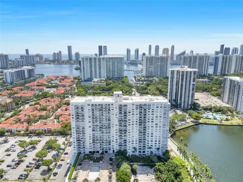 2851 NE 183rd Street Aventura FL 33160
