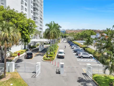2851 NE 183rd Street Aventura FL 33160