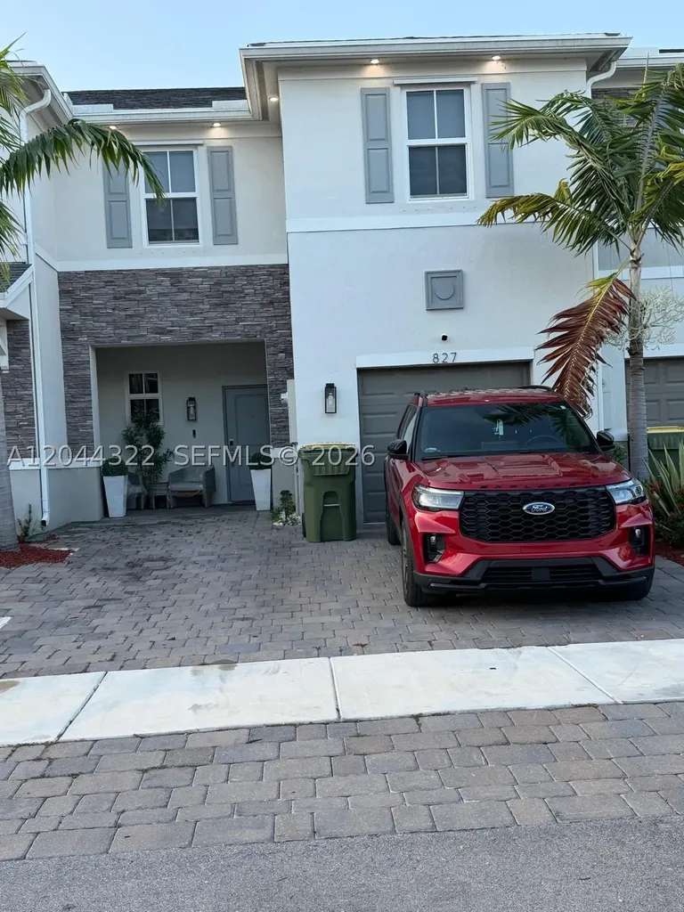 827 SE 18th Street Homestead FL 33034