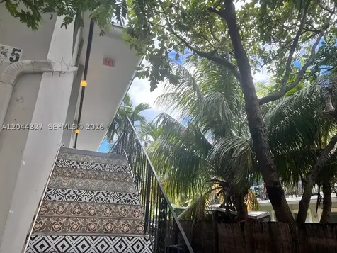 7035 Rue Granville Miami Beach FL 33141
