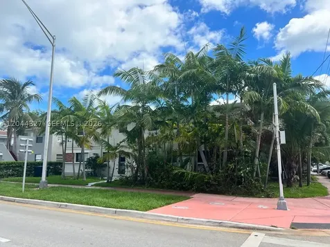 7035 Rue Granville Miami Beach FL 33141