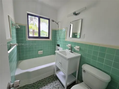 7035 Rue Granville Miami Beach FL 33141