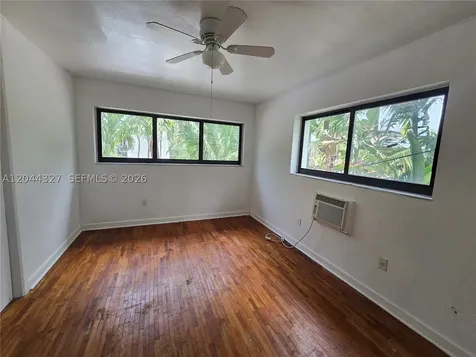 7035 Rue Granville Miami Beach FL 33141