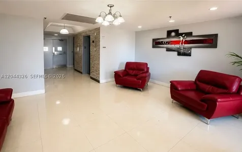 1825 W 44th Place Hialeah FL 33012