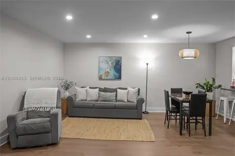 9015 SW 96 Avenue Miami FL 33176
