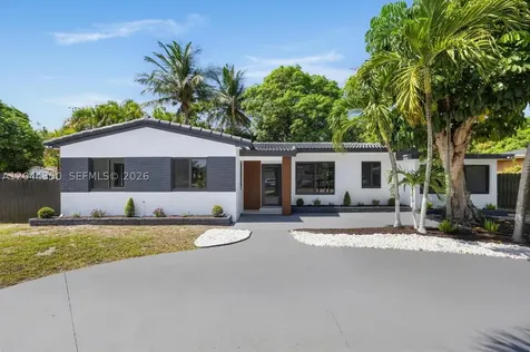 770 NE 160th Street Miami FL 33162