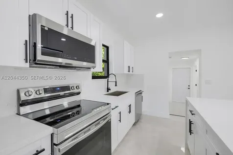 770 NE 160th Street Miami FL 33162
