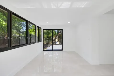 770 NE 160th Street Miami FL 33162