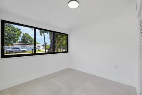 770 NE 160th Street Miami FL 33162