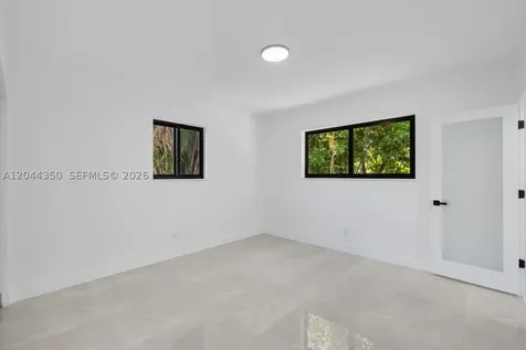 770 NE 160th Street Miami FL 33162