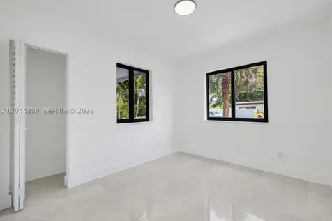 770 NE 160th Street Miami FL 33162