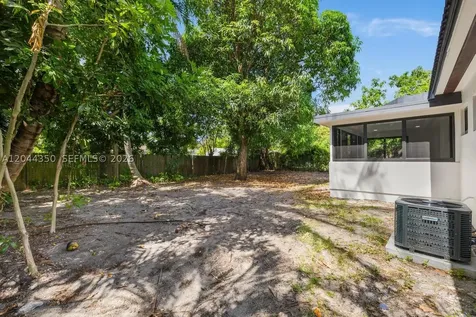 770 NE 160th Street Miami FL 33162