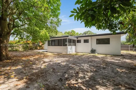 770 NE 160th Street Miami FL 33162