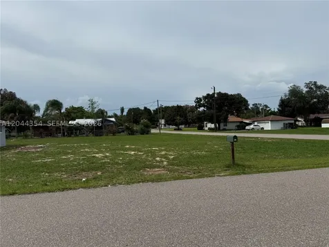 217 Palmetto Street Lake Placid FL 33852
