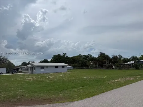 217 Palmetto Street Lake Placid FL 33852
