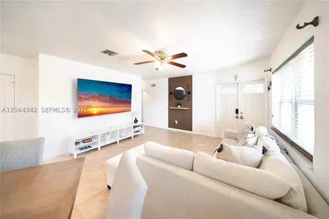 7101 Hope Street Hollywood FL 33024