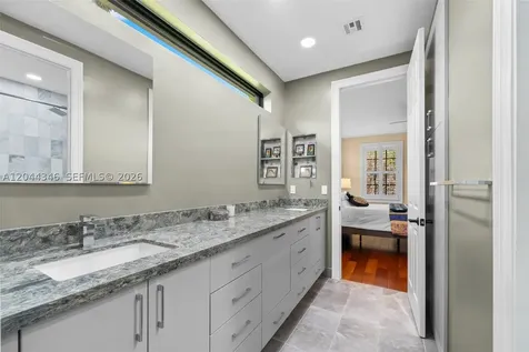 2982 E Lake Vista Circle Davie FL 33328