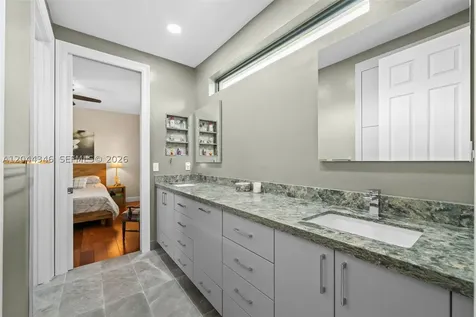 2982 E Lake Vista Circle Davie FL 33328