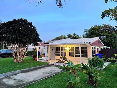 2082 NE 180th Street North Miami Beach FL 33162