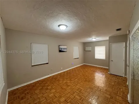 2082 NE 180th Street North Miami Beach FL 33162