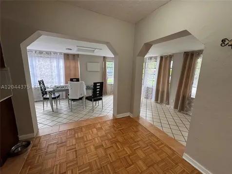 2082 NE 180th Street North Miami Beach FL 33162