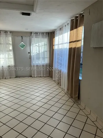 2082 NE 180th Street North Miami Beach FL 33162