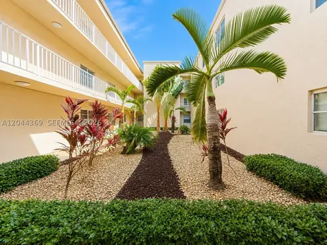 7705 SW 86th Street Miami FL 33143