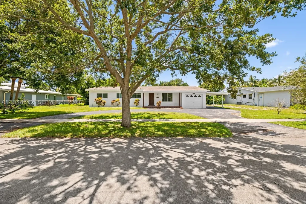733 N Rainbow Drive Hollywood FL 33021