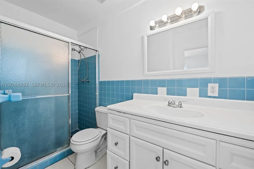 733 N Rainbow Drive Hollywood FL 33021