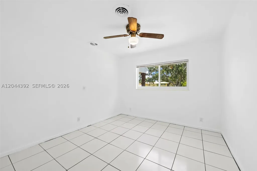 733 N Rainbow Drive Hollywood FL 33021