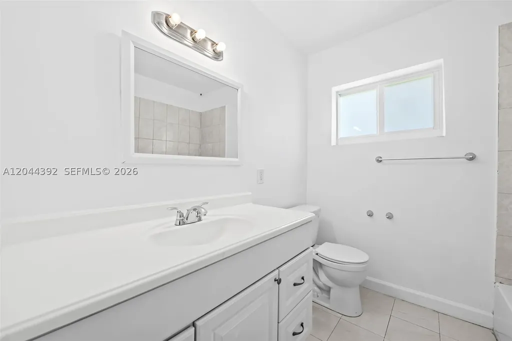 733 N Rainbow Drive Hollywood FL 33021