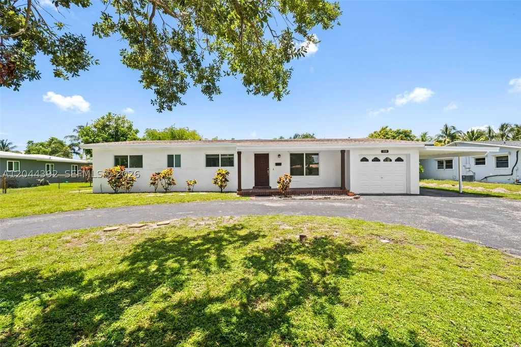 733 N Rainbow Drive Hollywood FL 33021