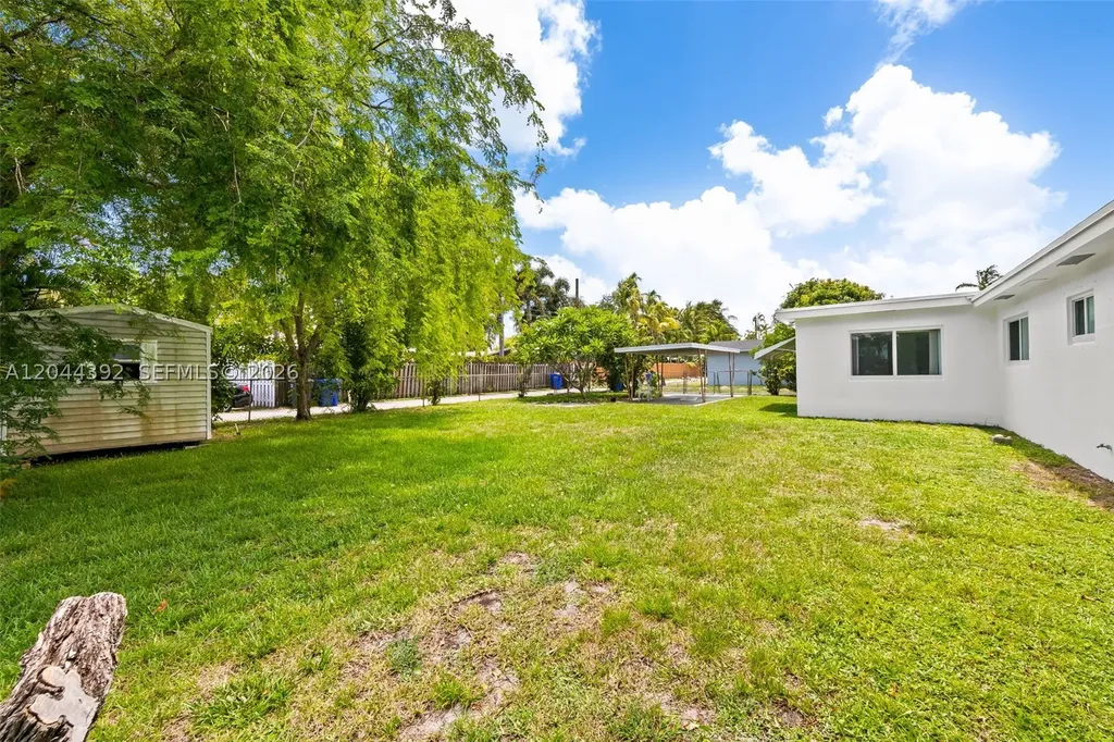 733 N Rainbow Drive Hollywood FL 33021