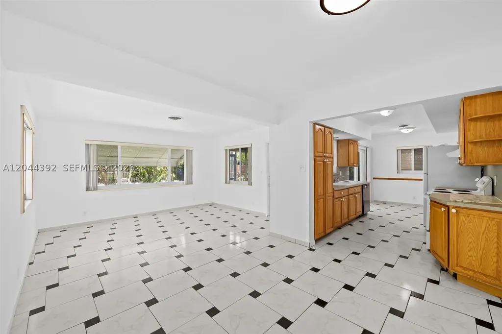 733 N Rainbow Drive Hollywood FL 33021