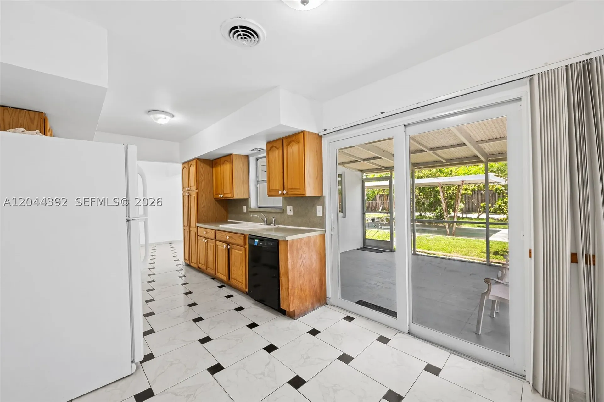733 N Rainbow Drive Hollywood FL 33021