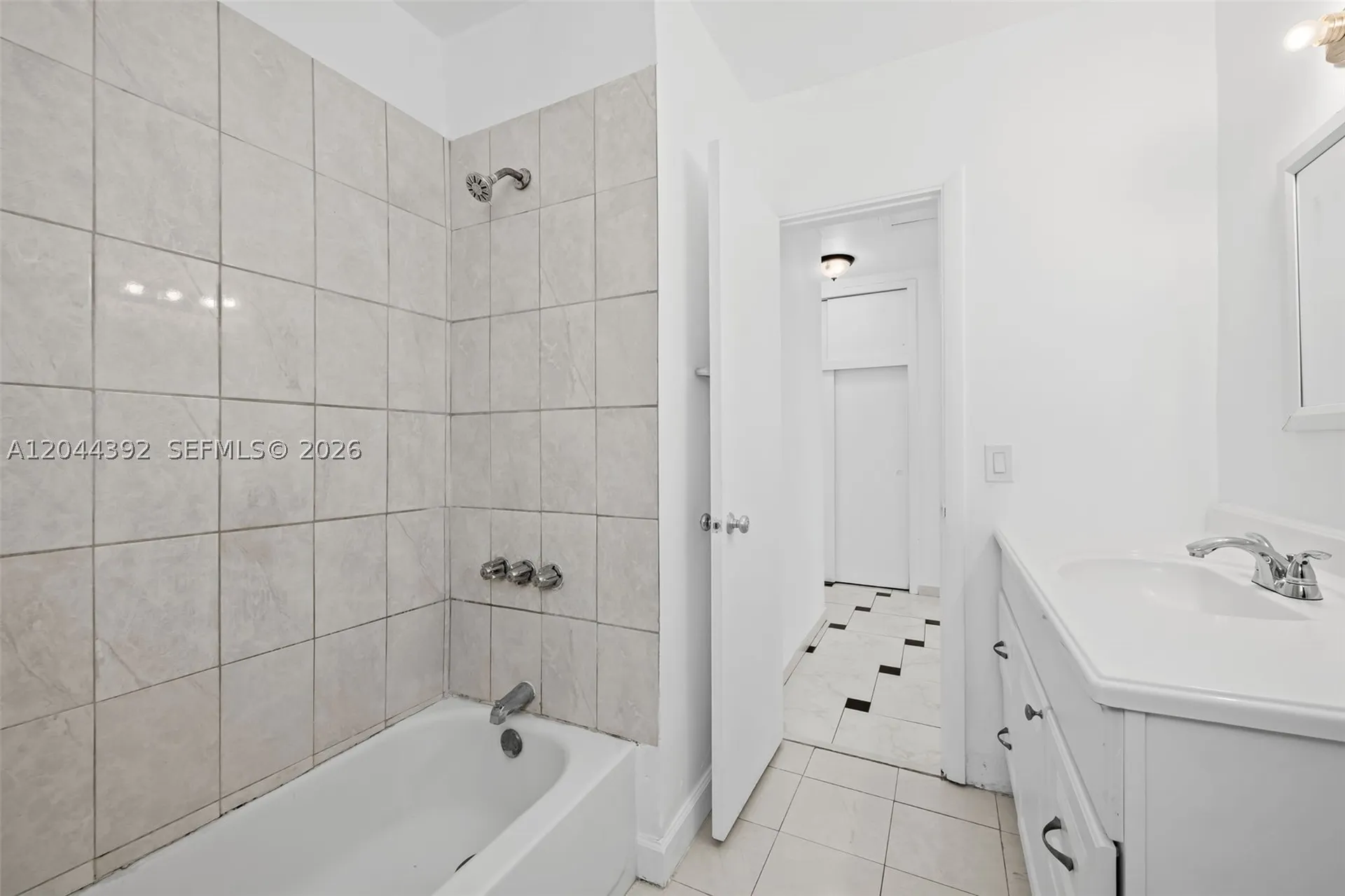 733 N Rainbow Drive Hollywood FL 33021