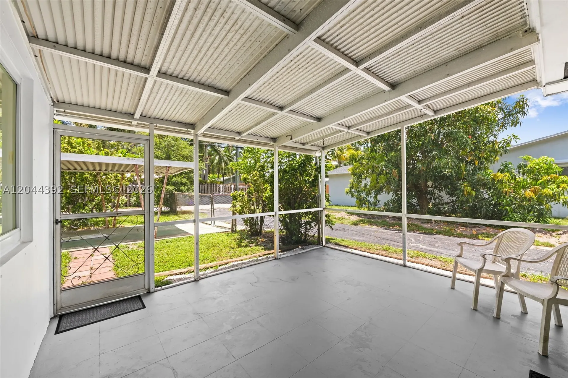 733 N Rainbow Drive Hollywood FL 33021