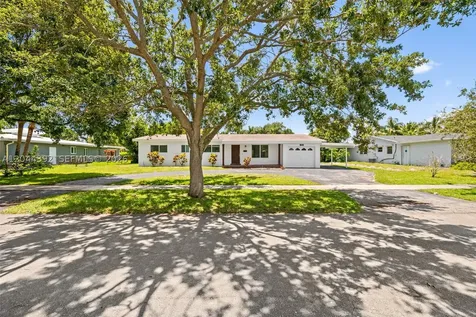733 N Rainbow Drive Hollywood FL 33021