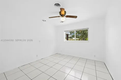 733 N Rainbow Drive Hollywood FL 33021